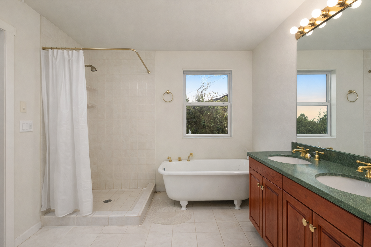 Ward st before remodel master bathroom